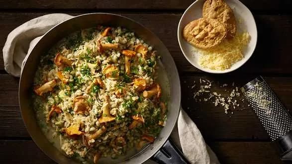 Pęczotto z górskim serem i kurkami