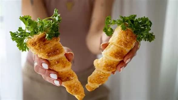 Nadziewane marchewki z ciasta francuskiego