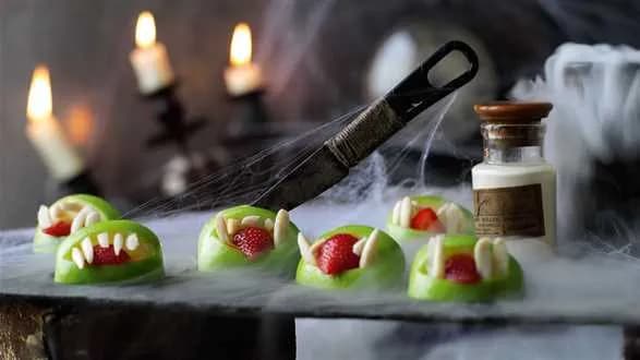 Halloweenowa przekąska z jabłek