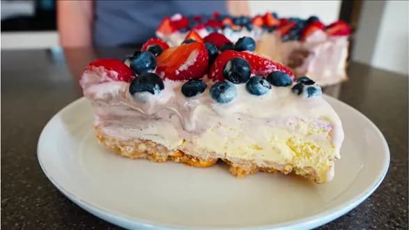 Tarta lodowa z owocami