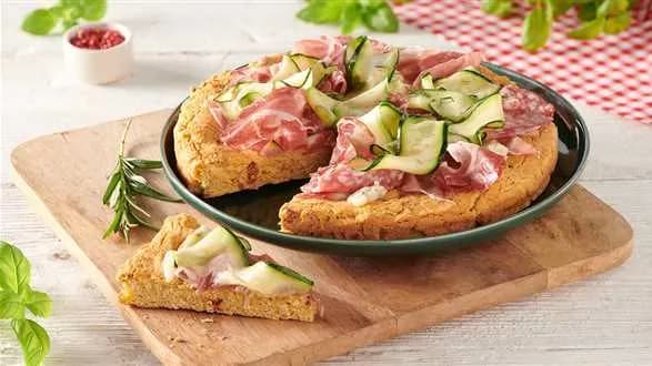 Farinata z cukinią i włoskimi wędlinami