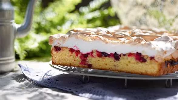 Ciasto z porzeczkami i bezą