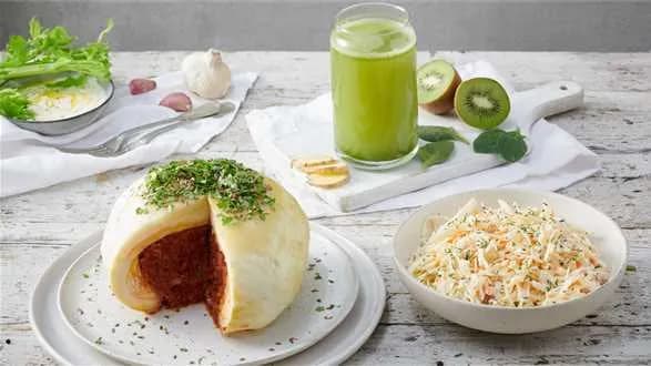 Zielony sok z kapusty i owoców