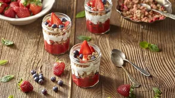 Deser owocowy z płatkami owsianymi