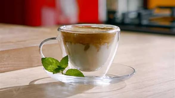 Dalgona coffee na 3 sposoby