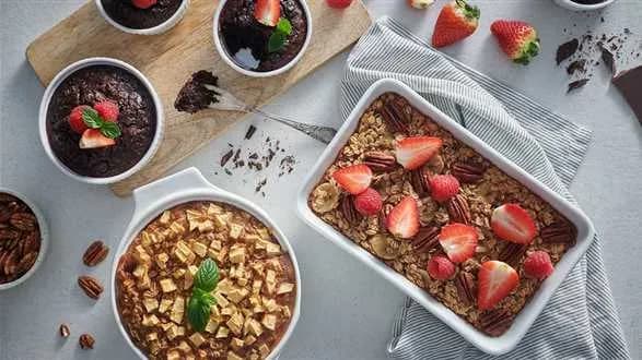 Wegańska pieczona owsianka z orzechami