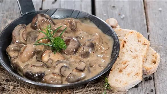 Pieczarki w śmietanie