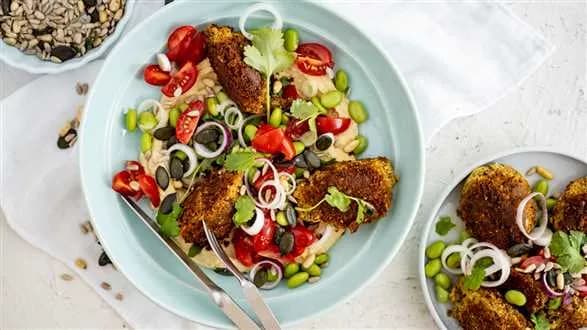 Sałatka z kotlecikami z kalafiora