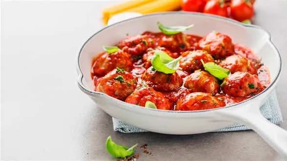 Wołowe pulpety (klopsy) w sosie pomidorowym