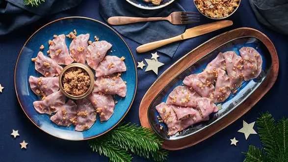 Wigilijne pierogi buraczane na słono