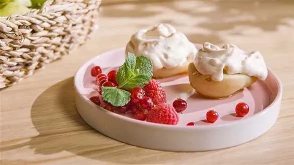 Pieczone gruszki z nadzieniem i bezą