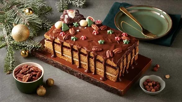 Piernik staropolski przekładany domowym marcepanem i powidłami