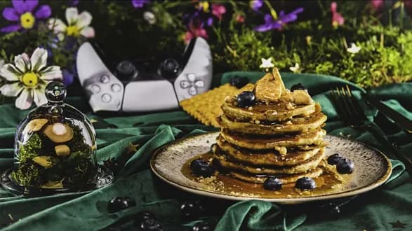 Pankejki z borówkami, herbatnikami i miodem