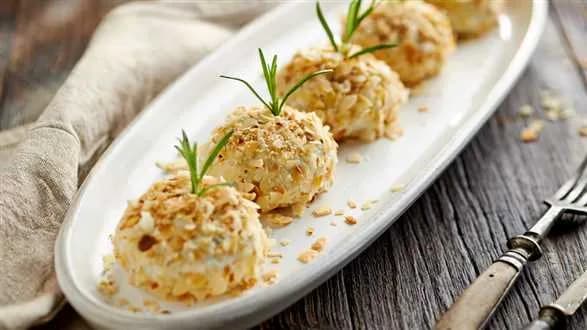 Kuleczki z gorgonzoli i rozmarynu