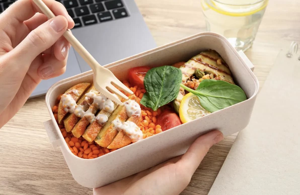 Czy można łączyć dietę pudełkową z gotowaniem?