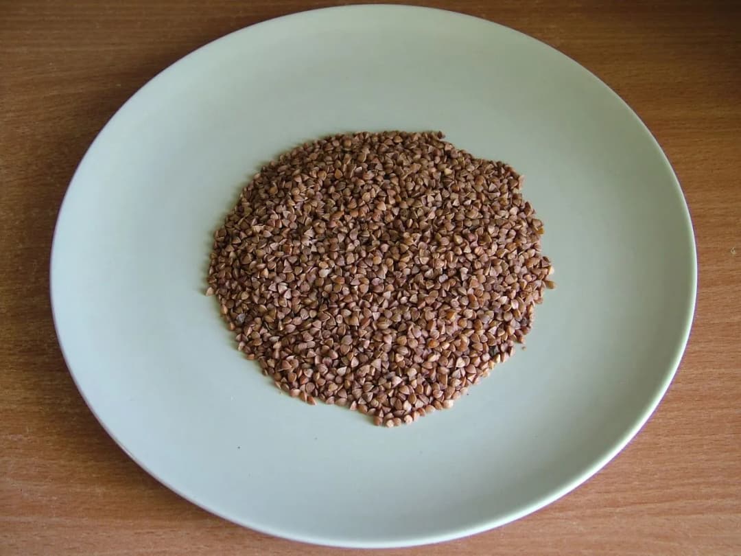 Ile kcal ma woreczek ugotowanej kaszy gryczanej? Zaskakujące fakty!