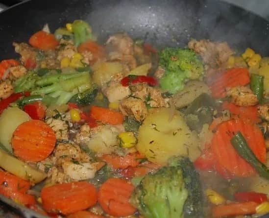 Warzywa na patelni: przepis i smaczne danie z warzywami