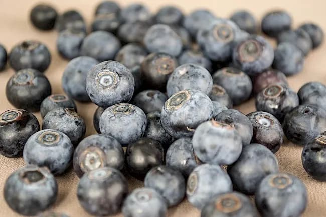 Ile kalorii mają jagody? Zaskakujące fakty o ich kaloryczności