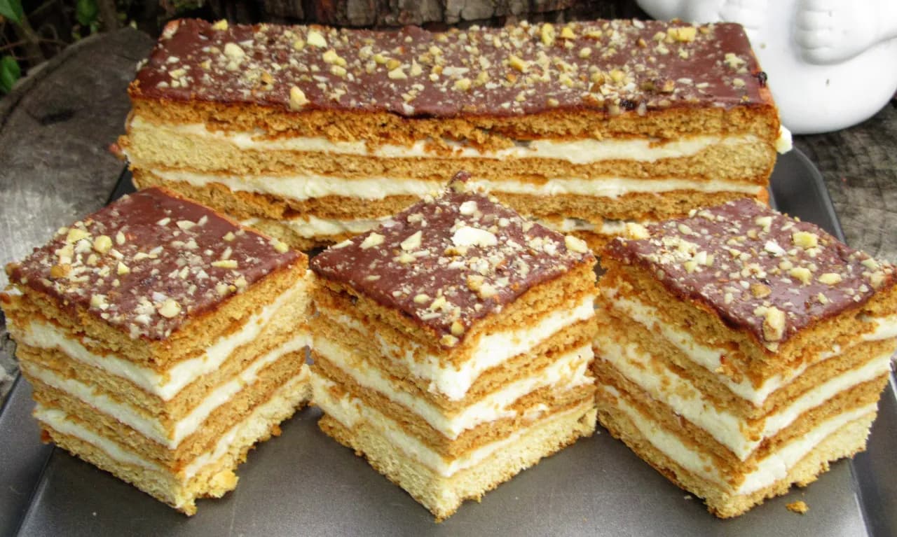 Przepis na ciasto miodowe z kaszą manną - miodownik królewski!