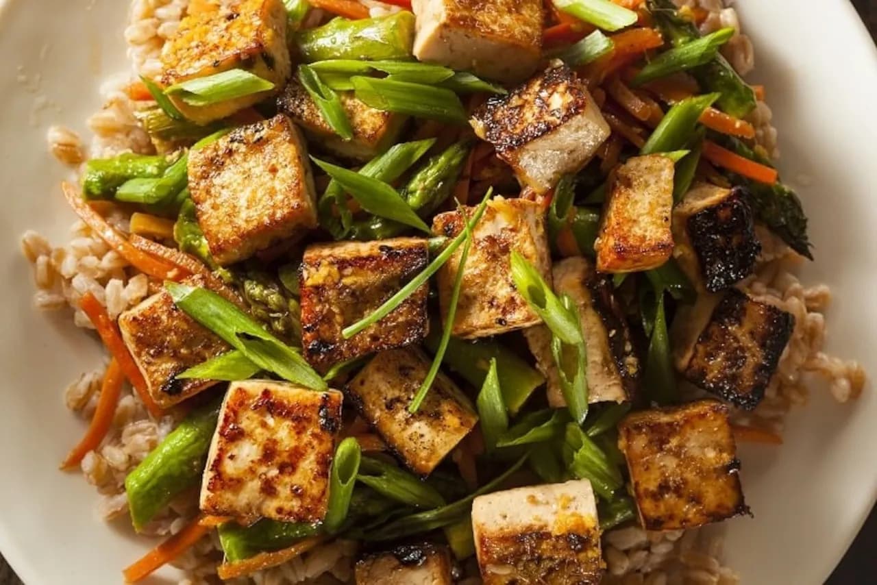 Jak przyrządzić tofu na patelni - 5 sekretów perfekcyjnego smażenia