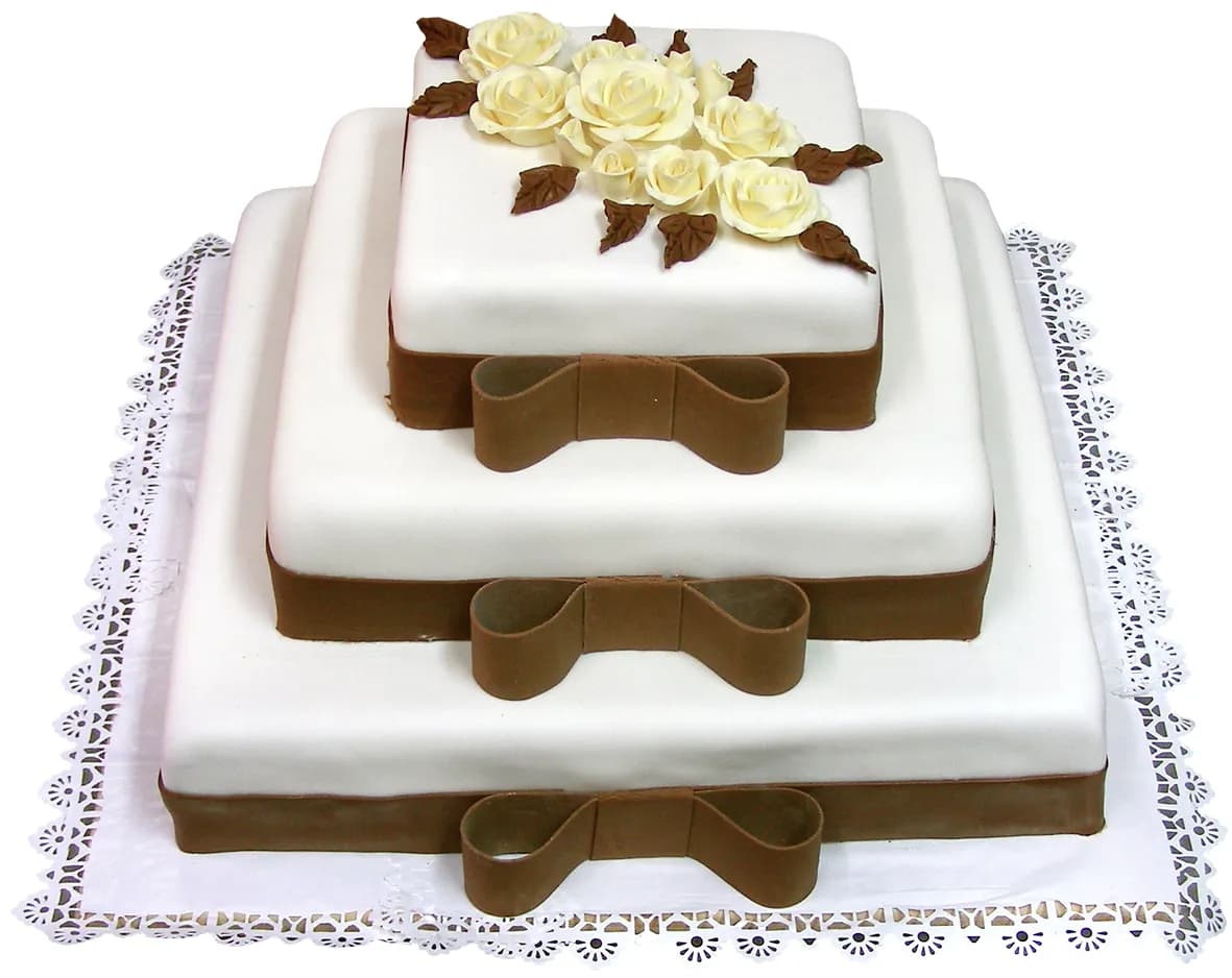 Elegancki tort weselny prostokątny piętrowy: smaki i dekoracje