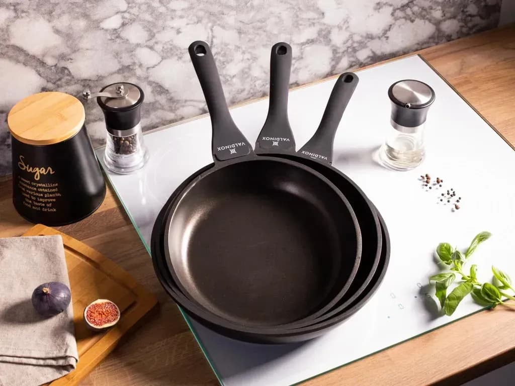 Jaką patelnię na indukcję wybrać - praktyczny poradnik z poradami eksperta