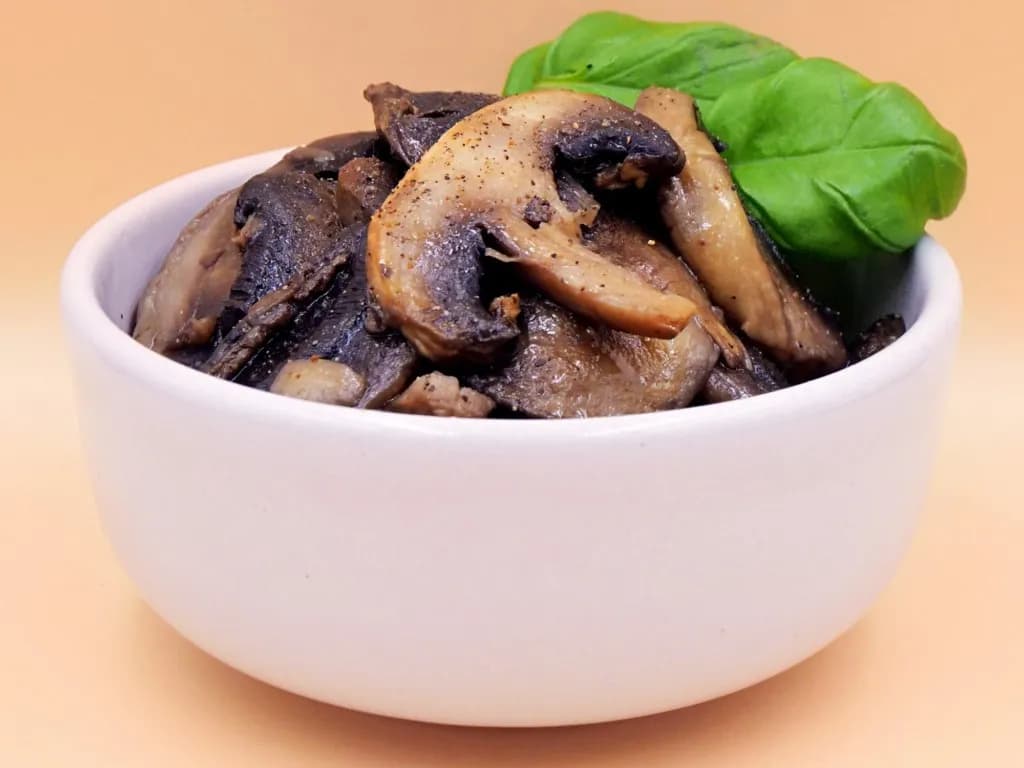 Jak zrobić pieczarki na patelni: prosty przepis, który zachwyci smakiem