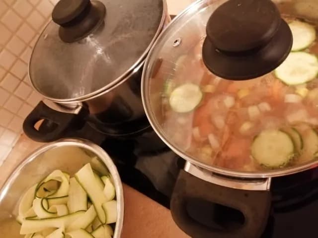 Najprostsze potrawy, które potrafi ugotować każdy - krok po kroku dla amatorów