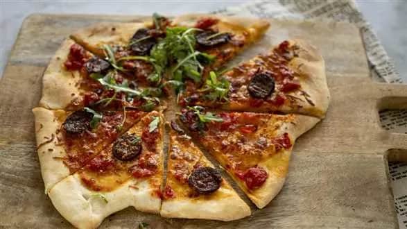 Ciasto na pizzę z Lidla: Ocena i odpowiedź, czy warto kupić