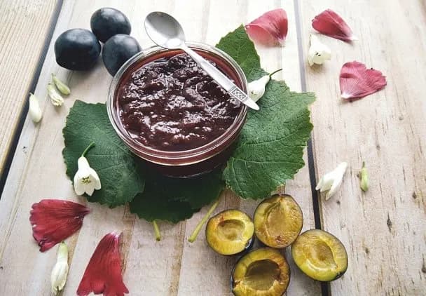 Jak zrobić powidła śliwkowe: Domowy przepis na aromatyczne powidła