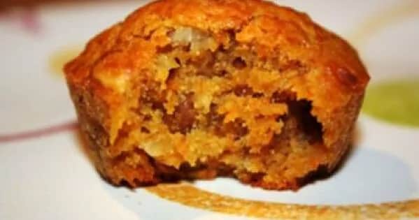 Dietetyczne muffinki marchewkowo-bananowe: przepis na zdrową przekąskę