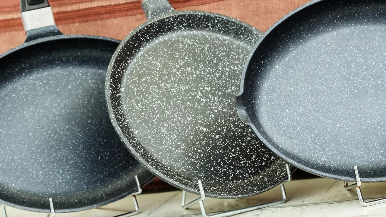 Prawidłowa utylizacja patelni: jak i gdzie wyrzucić patelnię zgodnie z zasadami