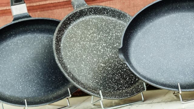 Prawidłowa utylizacja patelni: jak i gdzie wyrzucić patelnię zgodnie z zasadami