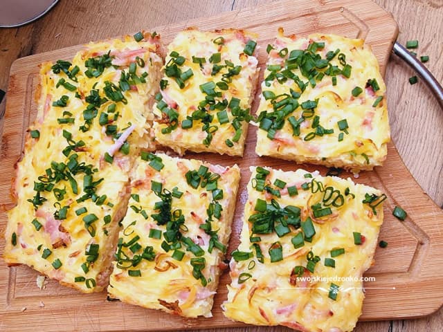 Sprytne sposoby co zrobić z ugotowanym makaronem nitki - 6 najlepszych porad