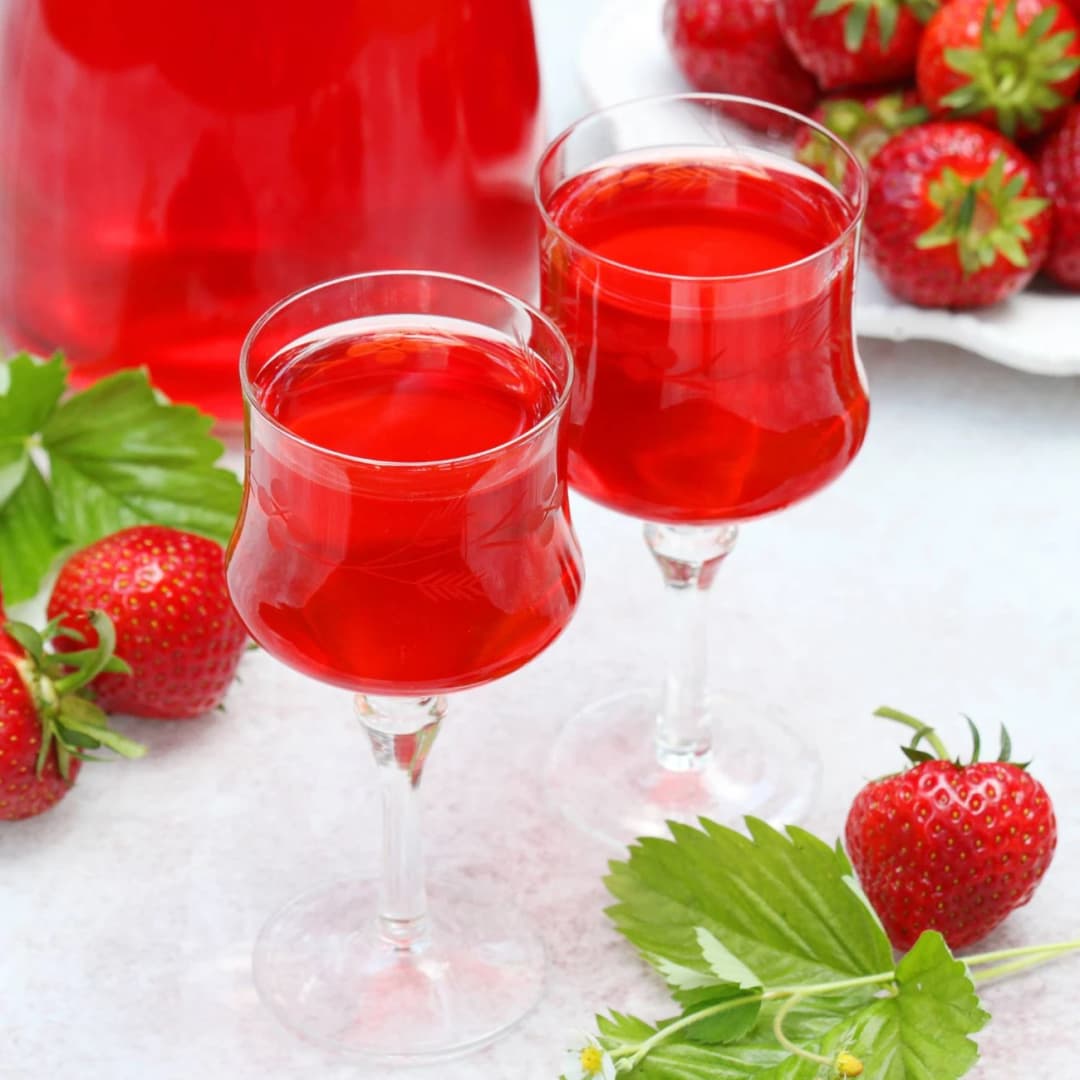 Nalewka truskawkowa na wódce: jak zrobić krok po kroku