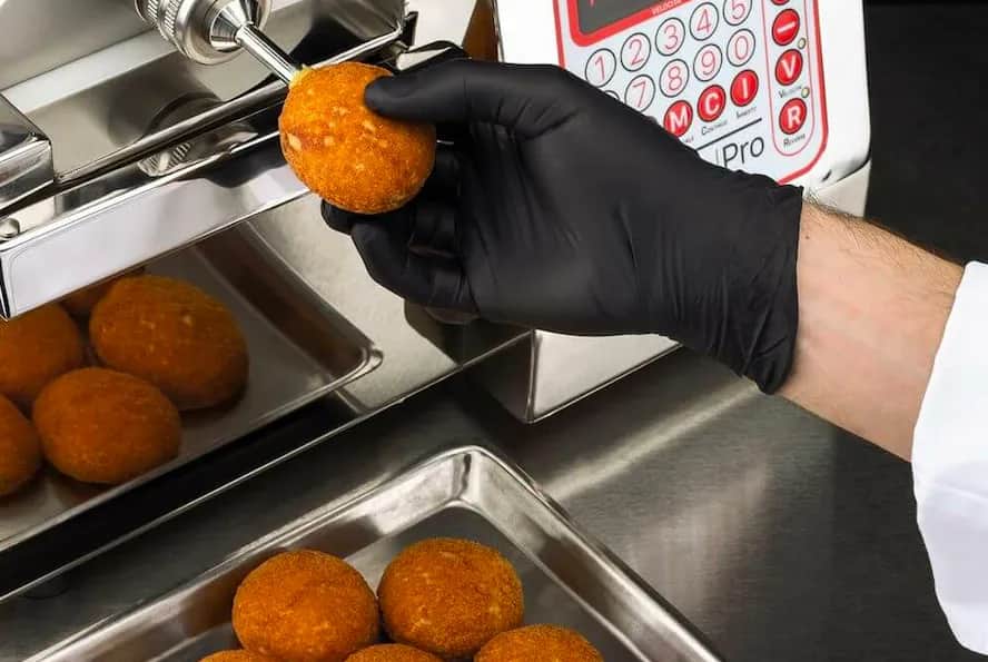 Nadziewarka do pączków – jak łatwo i szybko nadziewać te słodkości?