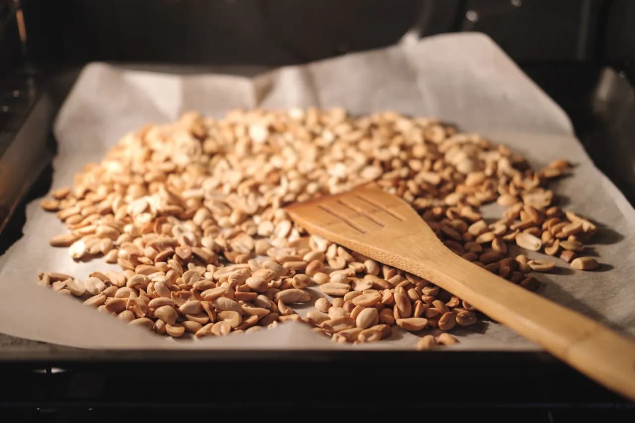 Jak uprażyć orzechy na patelni – proste kroki, które musisz znać
